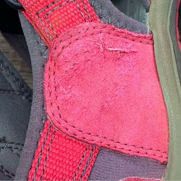 Keen~Youth Girl’s~”Newport H2” Outdoor Washable Hiking Red Rose~Sandals~Size 4 - Picture 8 of 12